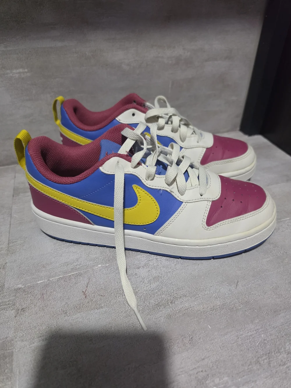 Nike Court Borough Size 5.5
